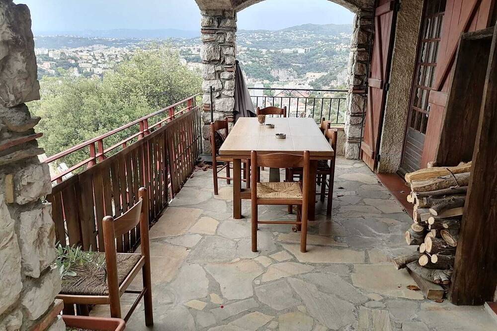 Sea view panoramic view quiet house in Nizza, Mittelmeerküste (Frankreich)