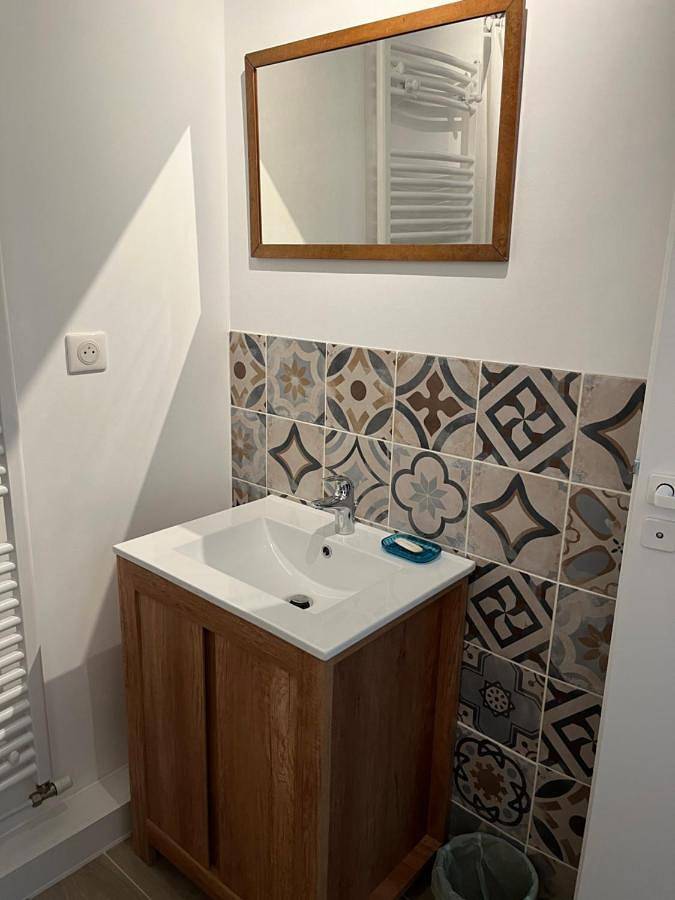 Gîte pour 4 personnes, avec vue ainsi que jardin et terrasse à Gravières - 4