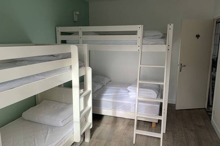 Location de vacances pour 14 personnes, avec jardin et terrasse, animaux acceptés dans Plage des Conches - 3