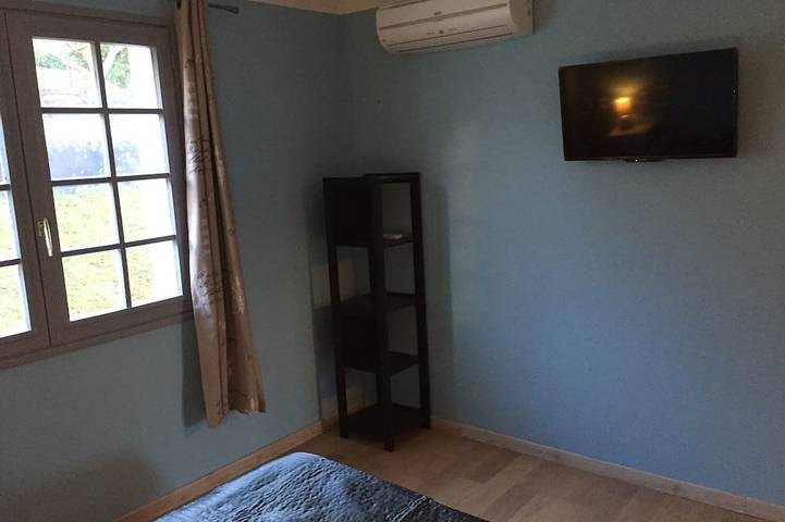 Renovated Basque House 8 Bedrooms Clim Wifi Near Lake, Ocean Garden, Pets Ok in Saint-Pée-sur-Nivelle, Bayonne region