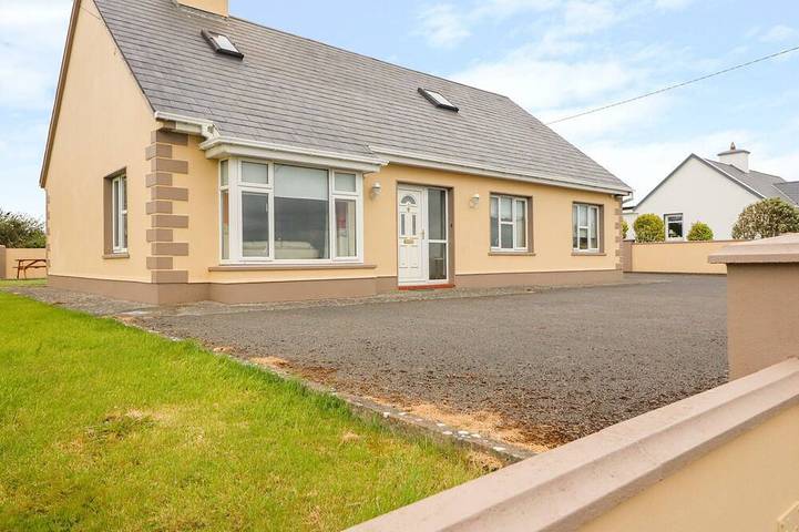 Gîte pour 9 personnes, avec piscine et jardin, animaux acceptés en Irlande