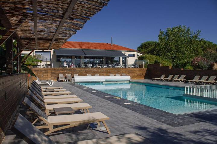 Location de vacances pour 4 personnes, avec jacuzzi et piscine ainsi que sauna et jardin dans Plage Saint-Jean des Sables - 4
