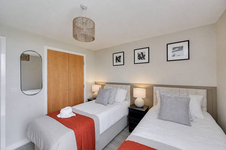 Ganze Wohnung, Elegant Apartment @ The Vizion • City Centre • Balcony • Parking • Super-Fast WiFi • Yoko Property in Milton Keynes, Südostengland