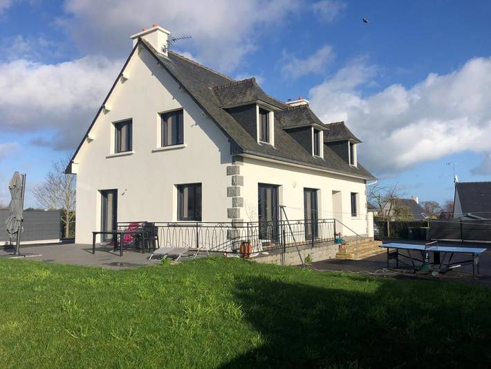 Appartement de vacances pour 3 personnes, avec vue et terrasse ainsi que piscine et jardin