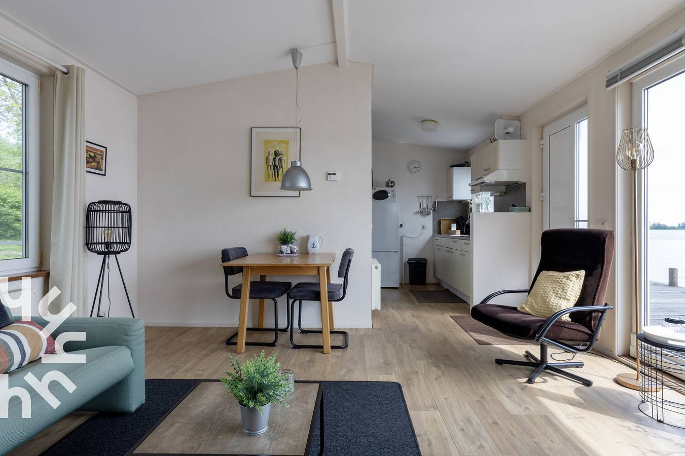 Comfortabele 2 persoons woonboot nabij Giethoorn met prachtig uitzicht over het meer in Nationaal Park Weerribben-Wieden