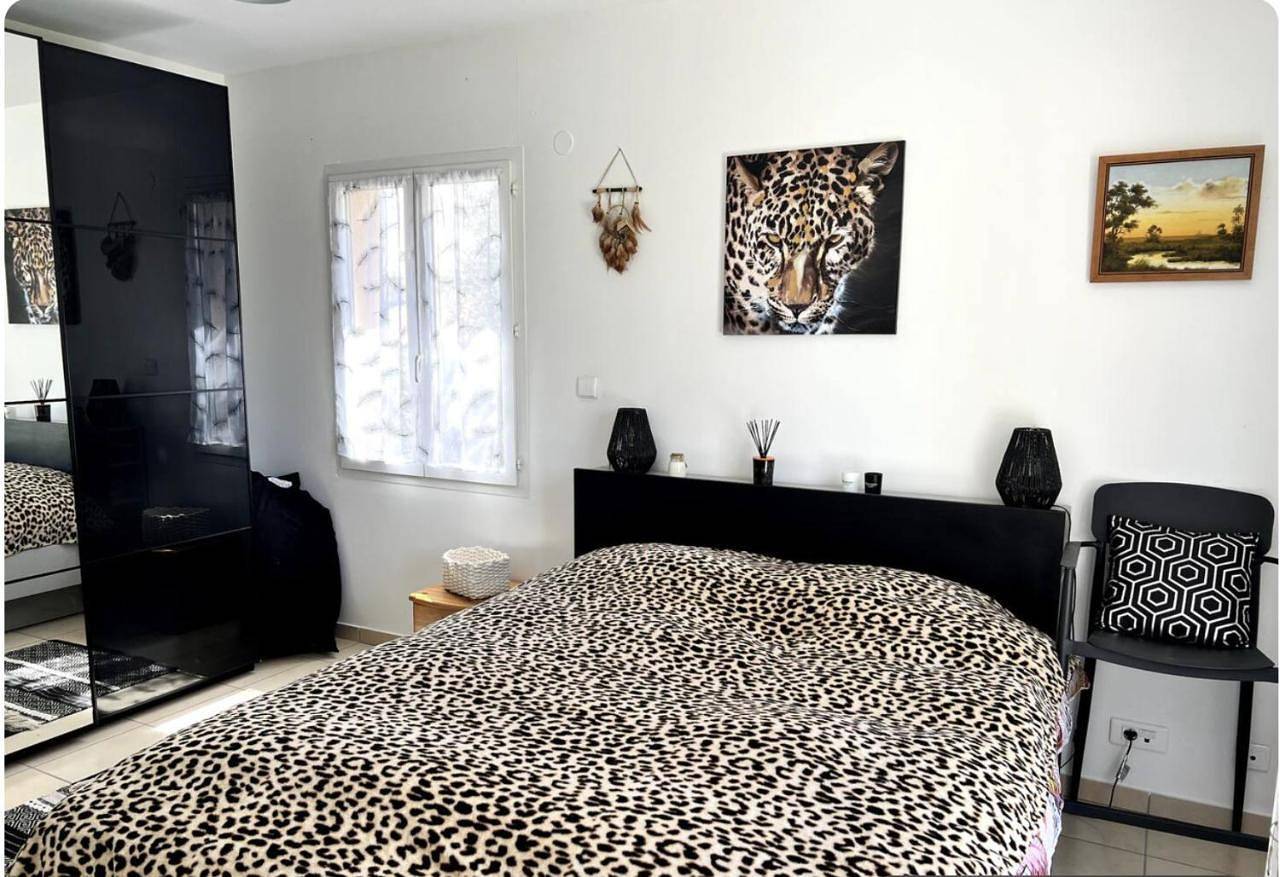 Double Room with Private Bathroom in Gaillac, Région d'Albi