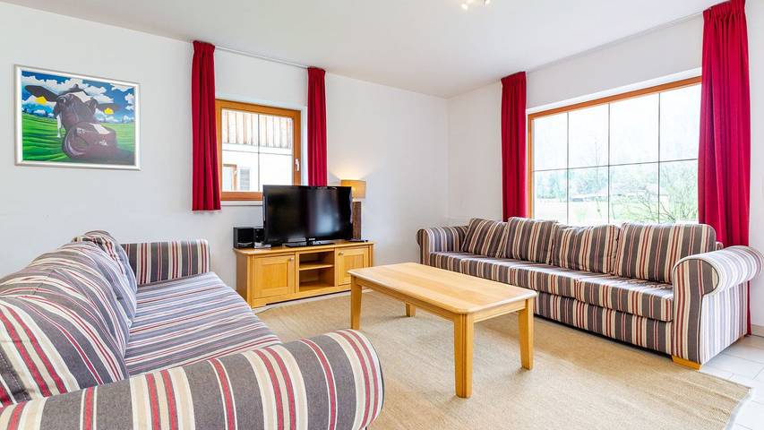 Chalet für 10 Personen, mit Garten und Terrasse sowie Pool und Sauna, mit Haustier in Obertraun