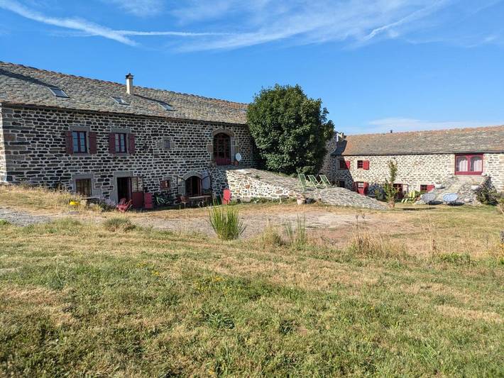 Location de vacances pour 4 personnes, avec terrasse ainsi que vue et jardin à Les Vastres - 2