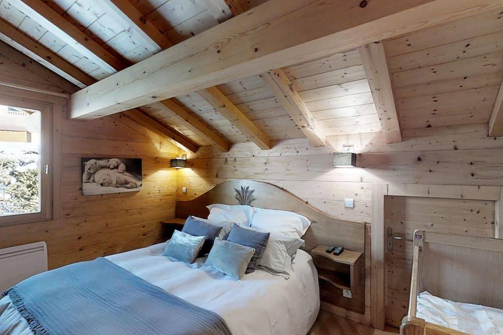 Cozy Chalet for 11, Near Slopes, Stunning Views, Bbq, Volleyball & More! - Le Grand-Bornand in Le Grand-Bornand, Annecy region