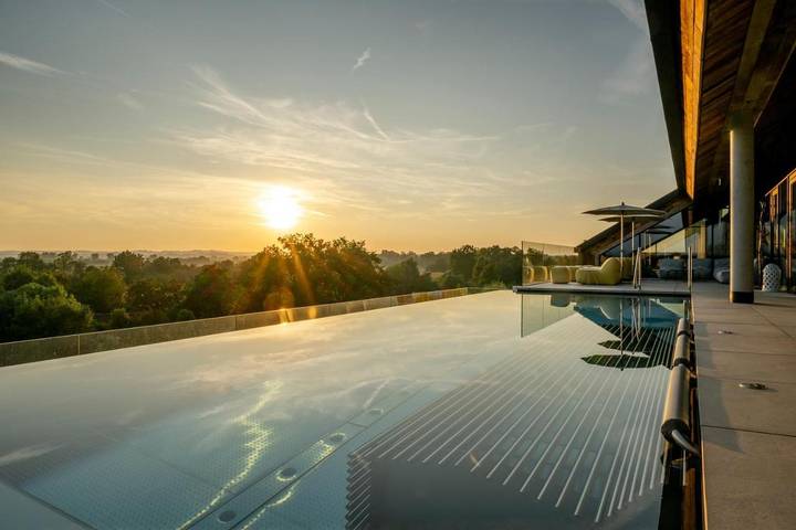 Hotel für 3 Personen, mit Whirlpool und Terrasse sowie Garten und Pool