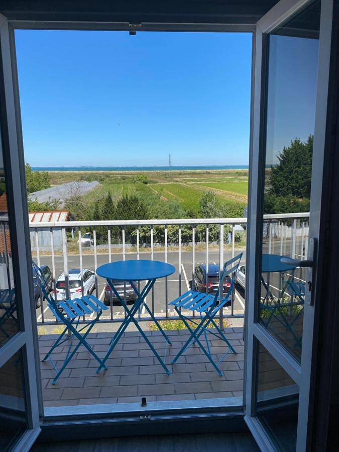 Gîte pour 6 personnes, avec vue et balcon, adapté aux familles dans Plage des sables d'or - 2