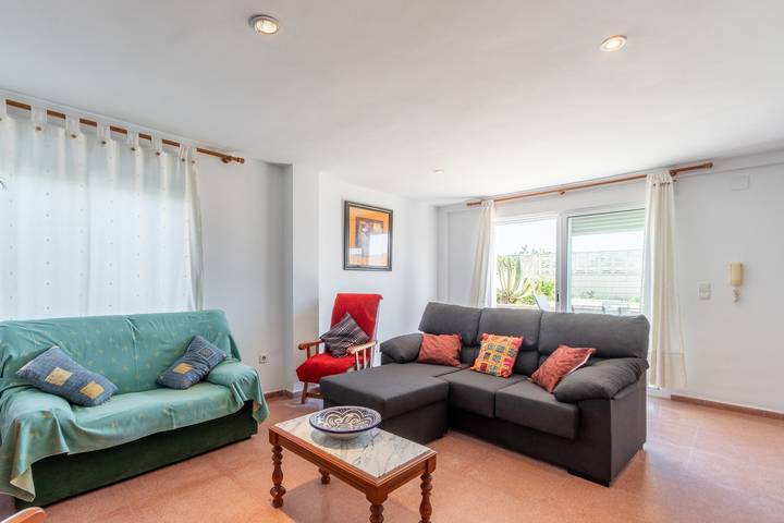 Gîte pour 7 personnes, avec jardin, adapté aux familles à Oliva - 4