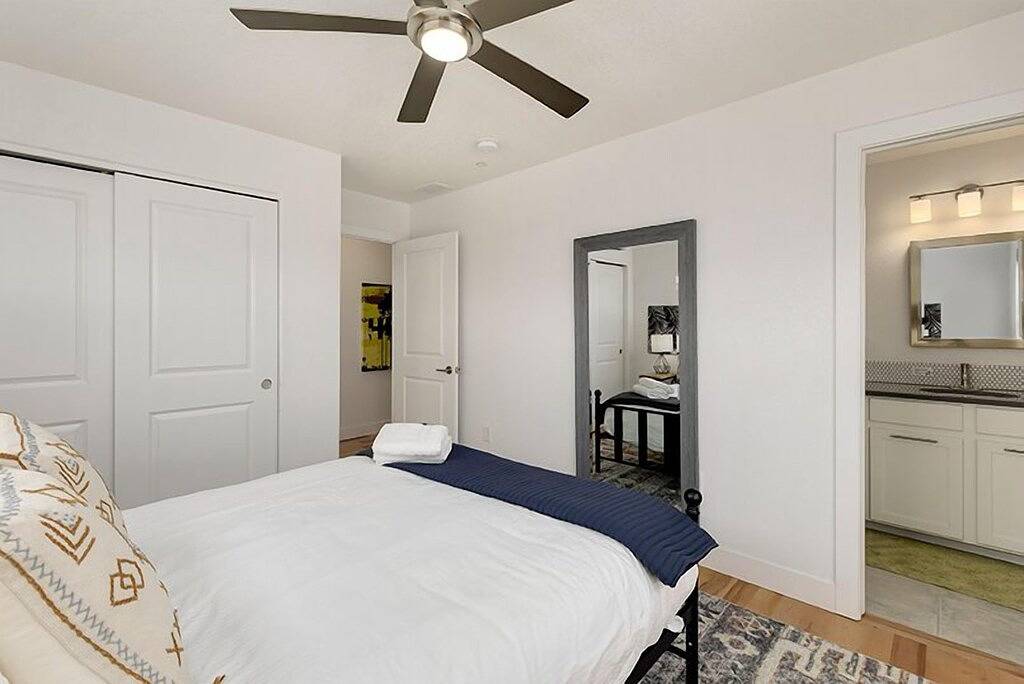 Gorgeous Townhome steps from the Brewery District! in Fort Collins, Larimer County