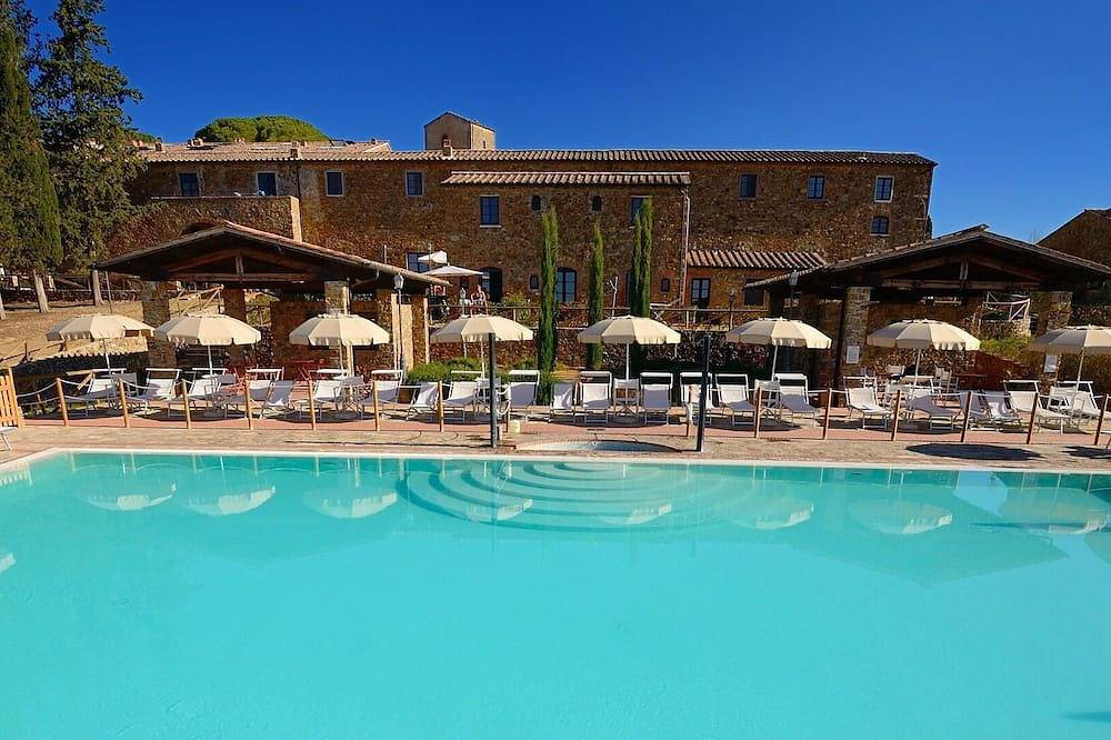 Elegante appartamento per 3 persone con piscina, A/C, TV e vista panoramica in Campiglia Marittima, Costa degli Etruschi