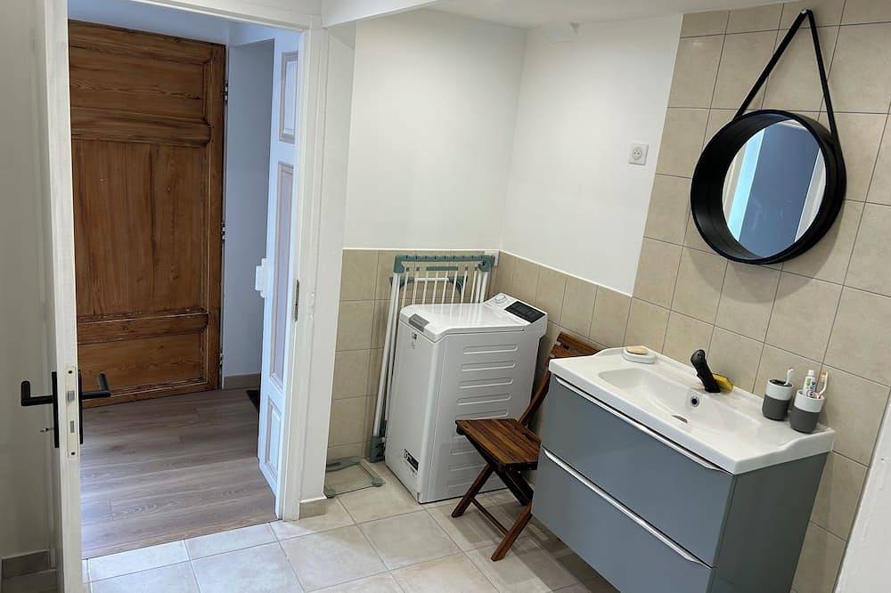 Ganze Wohnung, Appartement Avec Tous Commerces à 2 mn à Pieds in Rougement, Doubs