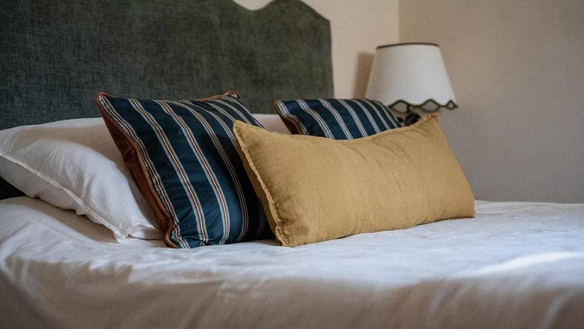Maison d’hôte pour 2 personnes, avec terrasse et jardin ainsi que piscine et vue, animaux acceptés à Le Puy-Sainte-Réparade - 4