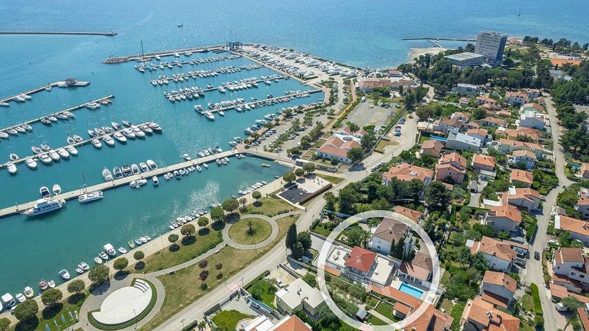 Villa für 16 Personen, mit Whirlpool und Terrasse sowie Garten und Pool, mit Haustier in Umag - 2