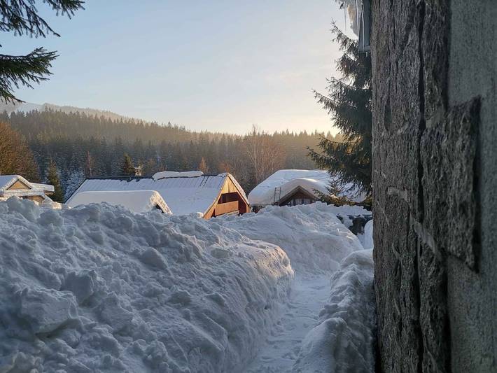 Ferienhaus am Wald mit Veranda in Harrachov, Riesengebirge