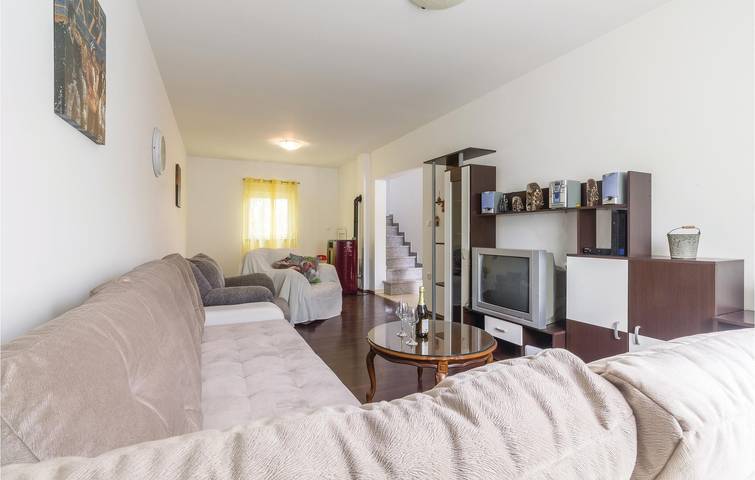 Ferienhaus für 8 Personen, mit Terrasse in Pula - 4