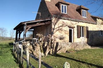 Gîte pour 4 personnes, avec jardin et terrasse à Loubejac