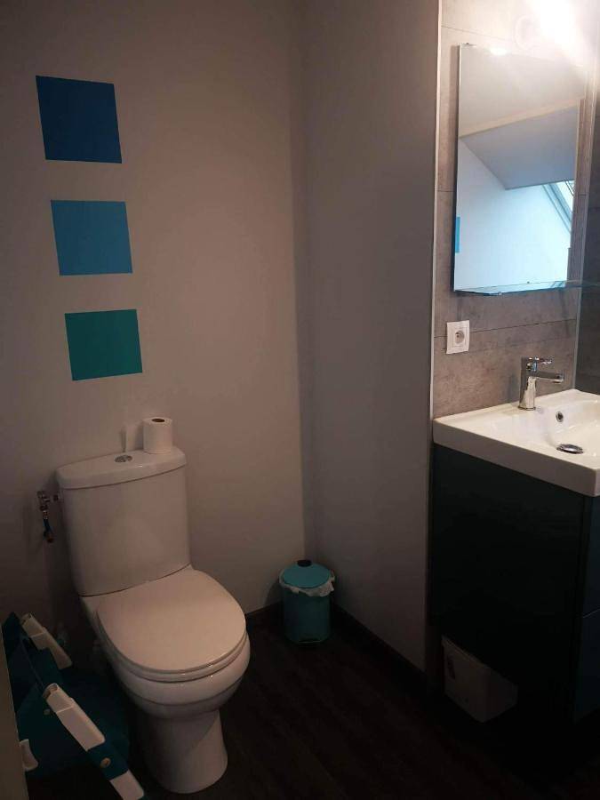 Location de vacances pour 7 personnes, avec vue ainsi que piscine et terrasse à Fay - 2