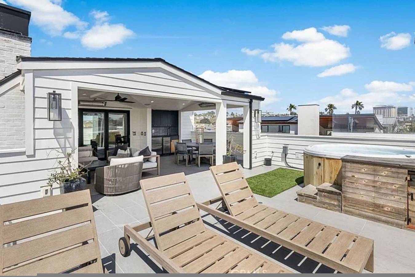 3Br Newport Luxury, Rooftop Deck, Hottub & Parking in Newport Beach, Orange County