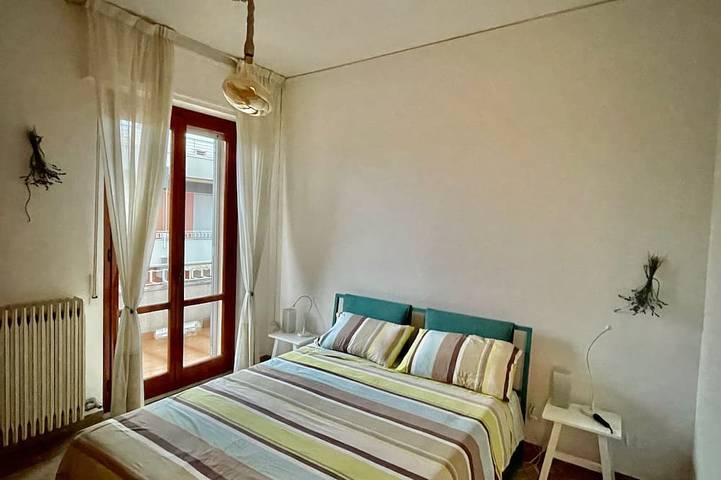 Appartamento intero, Fronte Mare ad Albenga con Terrazza Vista Mare e Posto Auto Privato in Albenga, Riviera di Ponente