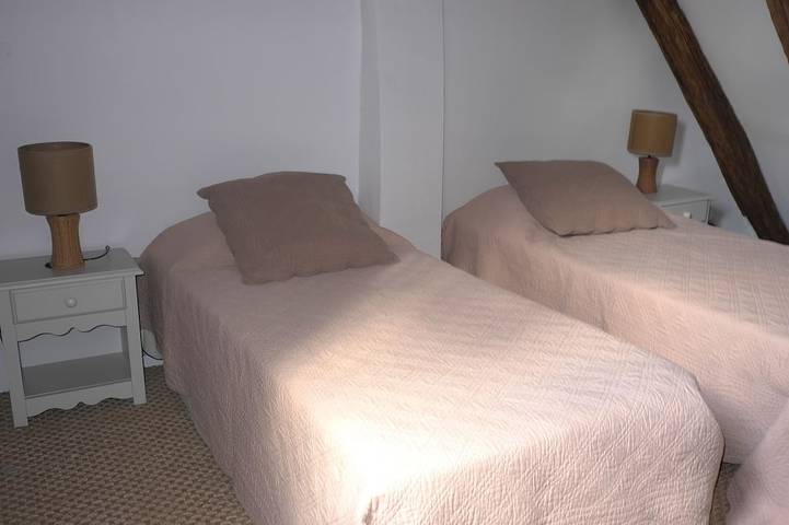 Location de vacances pour 6 personnes, avec jardin et balcon à Castels - 4