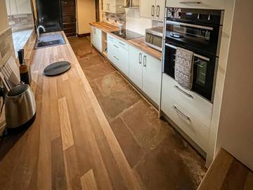 Log Cabin for 8 People in Gloucestershire, Photo 4