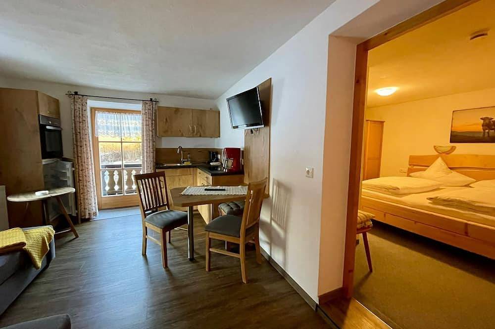 Ganze Wohnung, Ferienwohnung Nr. 1, 1-3 Personen, 38 qm, Dusche/Wc, Balkon, Tv, 1 Schlafzimmer + 1 Wohnschlafzimmer, Obergeschoss in Hintersee, Ramsau bei Berchtesgaden