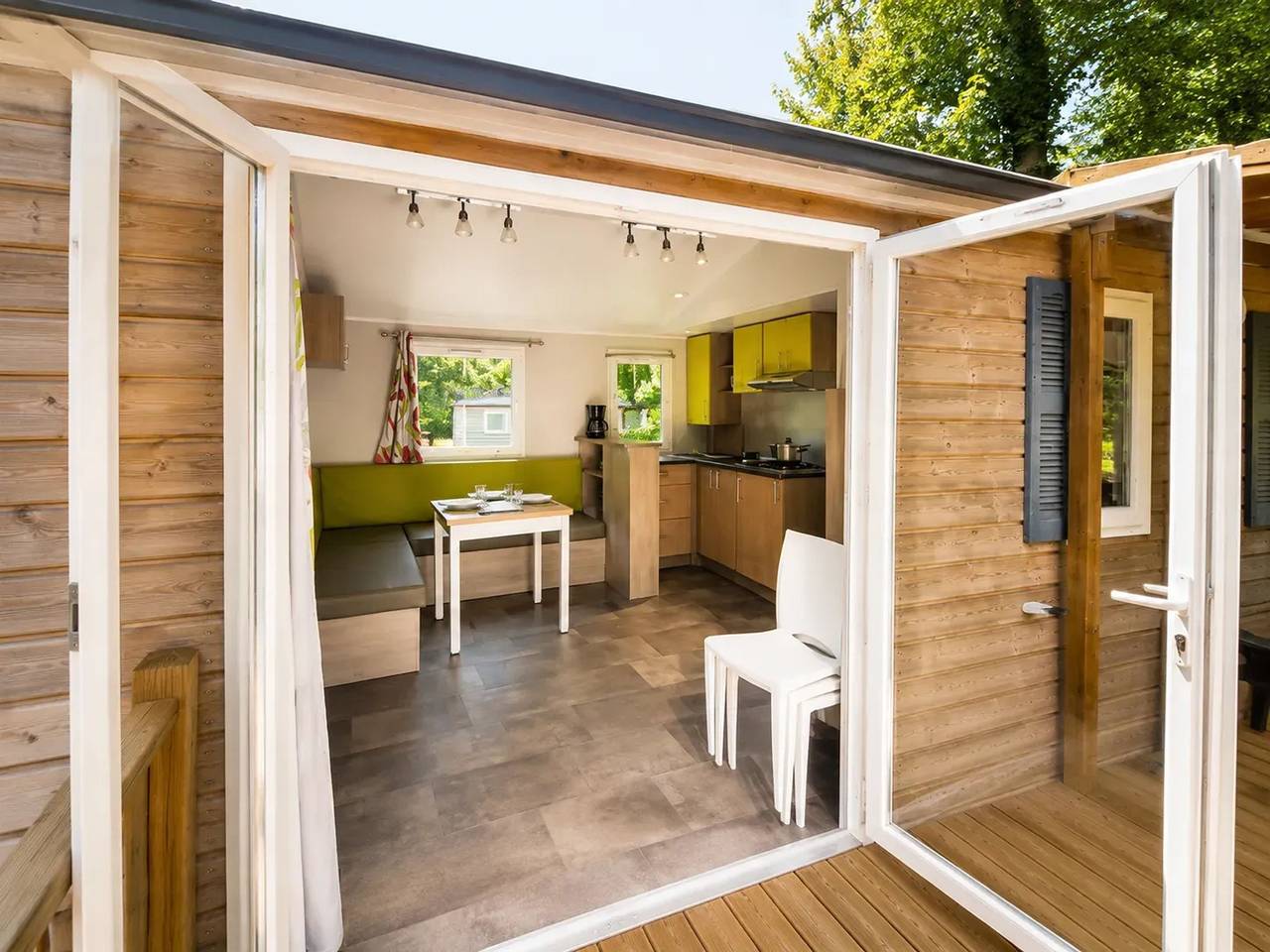 Acogedor Bungalow en Saint-Chéron con piscina in Saint-Chéron, Essonne