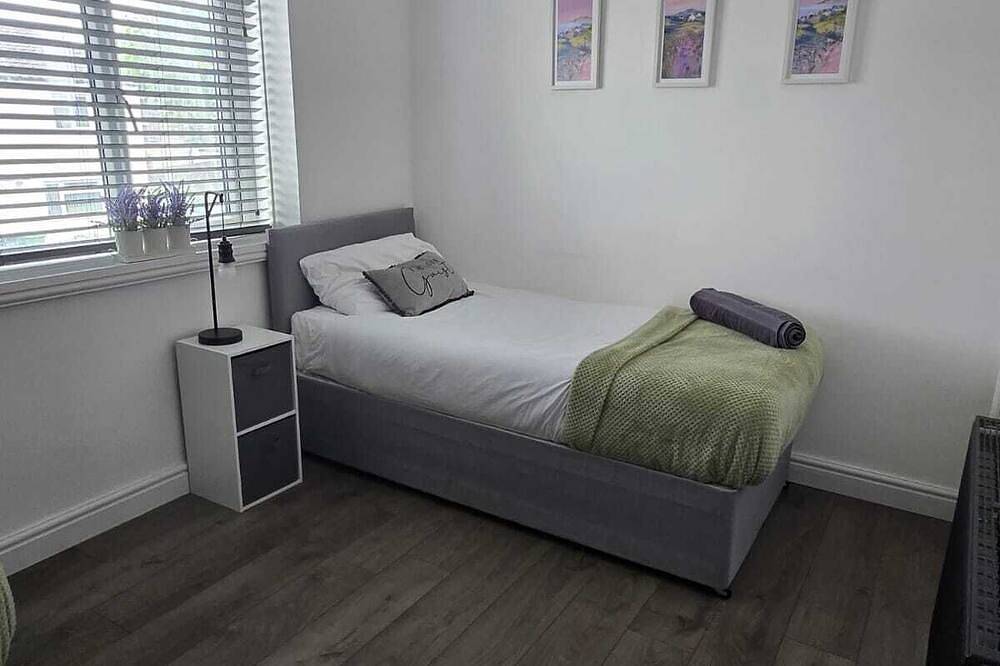 4-min drive from Nec/Bhx Airport/ - Sleeps 10 guest. in Solihull, Birmingham Area