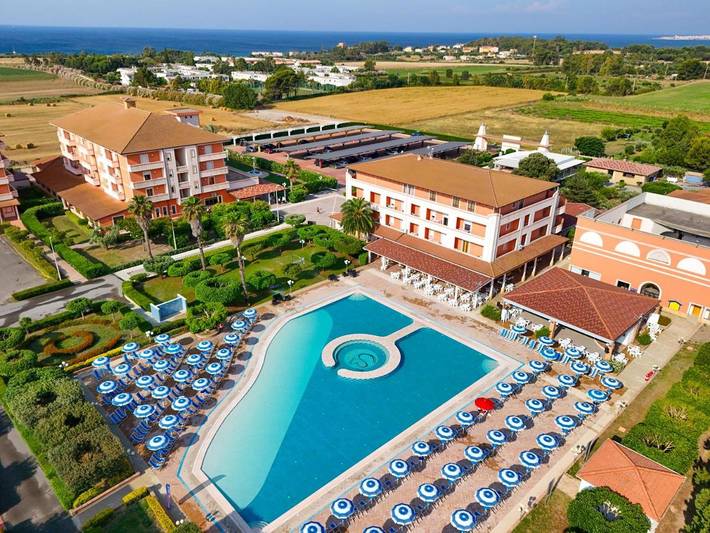 Hotel para 2 personas, con piscina para niños además de jardín y piscina, Se admiten mascotas - 1