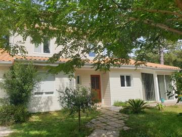 Chambre d’hôte pour 4 personnes, avec terrasse ainsi que jardin et vue à Saint-Augustin