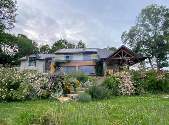 Gîte pour 2 personnes, avec Balcon et Terrasse ainsi que Jardin et Vue à Gelos