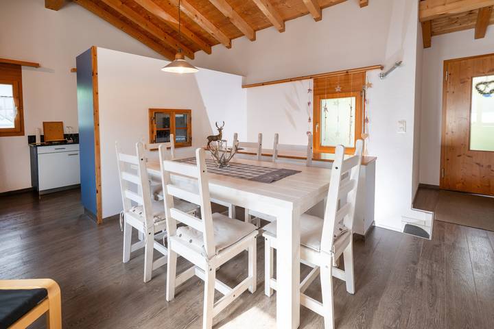 Malix: Kamin & Bergblick Apartment in Churwalden, Plessur Alpen