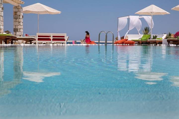 Villa pour 7 personnes, avec balcon et piscine ainsi que vue sur l’océan et jardin dans Paros - 2