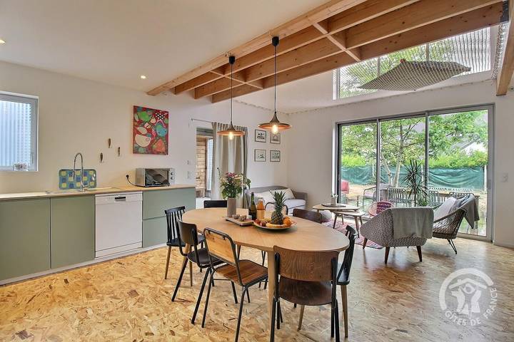 Gîte pour 6 personnes, avec jardin et terrasse, animaux acceptés dans Plage de la Ville Berneuf - 4