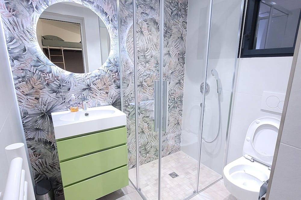 Entire apartment, Small house with garden near Paris & Disney Pets welcome 😊 in Neuilly-Plaisance, Seine-Saint-Denis