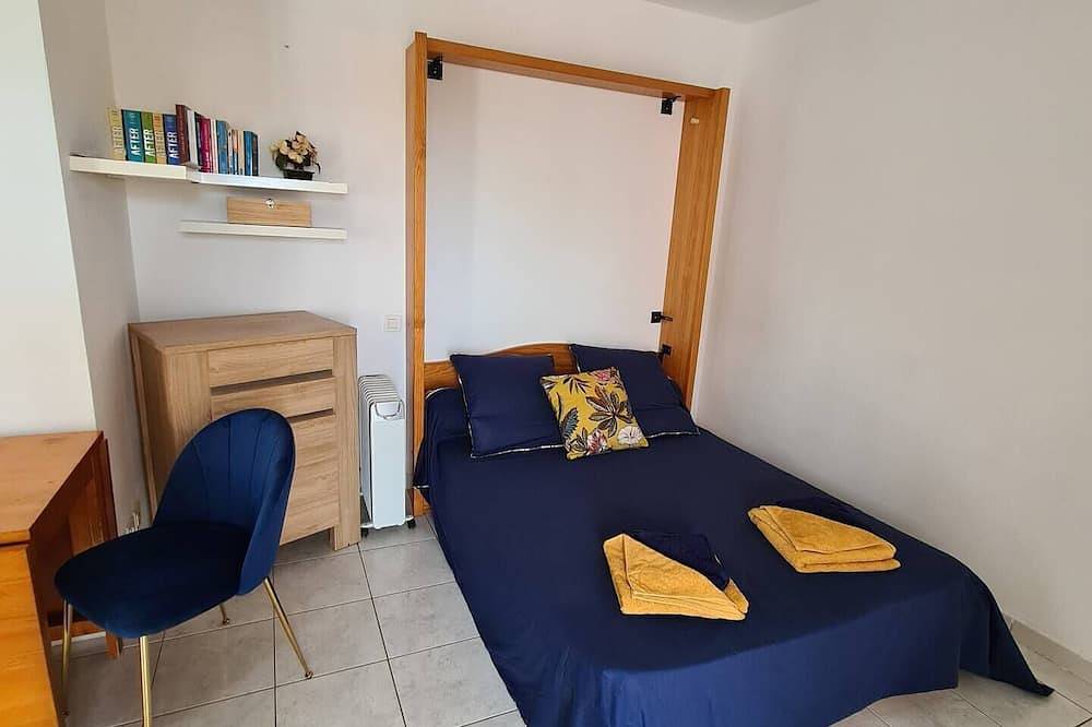 Entire apartment, Studio in Moriani town center, beach, sea and shops nearby in Moriani-Plage, Corte region