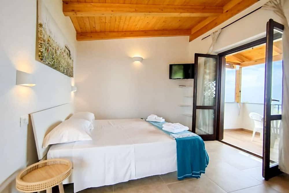 Stunning  villa for 2 people with Wifi, Tv, patio, panoramic view and parking in Zambrone, Vibo Valentia Province