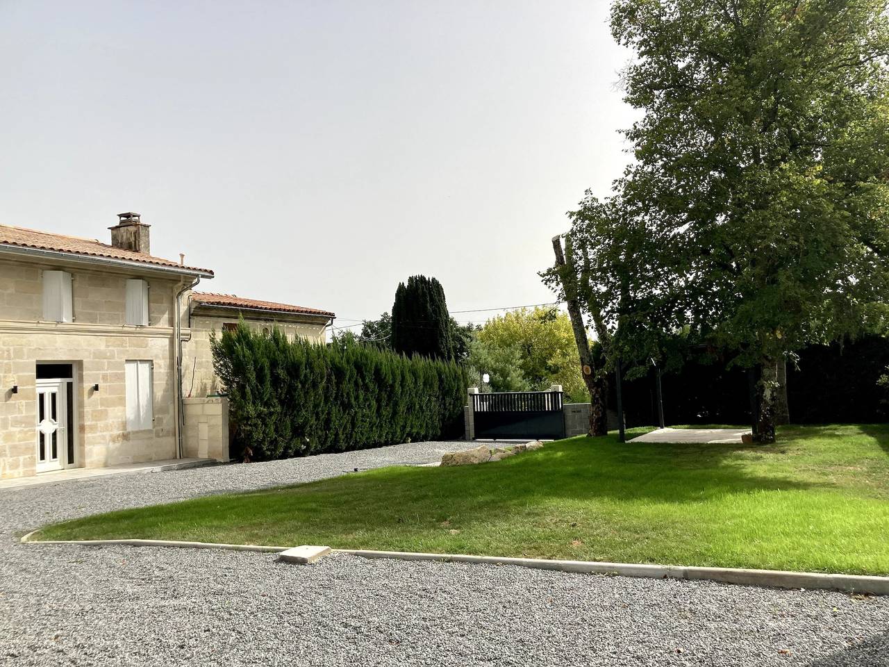 Maison de vacances Les Gîtes de Pilot – Charme & Dégustation près de Saint-Émilion in Lussac, Région de Libourne
