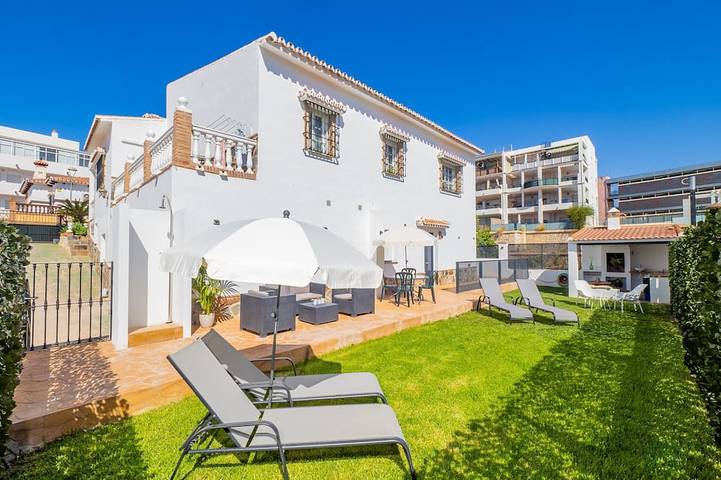 Alojamiento y desayuno para 2 personas, con jardín en Rincón de la Victoria