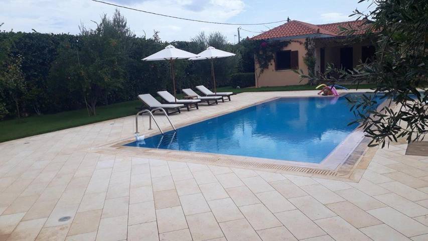 Location de vacances pour 4 personnes, avec jardin ainsi que vue et piscine dans Égine - 4