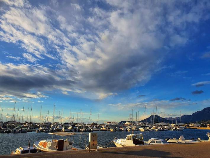Gîte pour 8 personnes, avec jardin ainsi que piscine et vue, animaux acceptés dans Bar - 4
