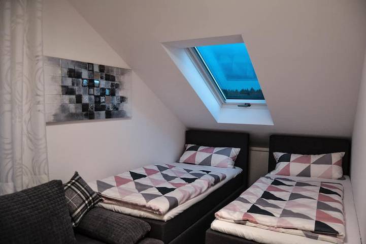 Ferienwohnung für 8 Personen, mit Balkon und Whirlpool sowie Garten in Egloffstein - 4