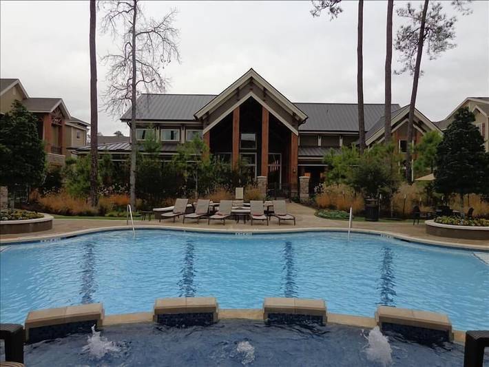 Vacation rental for 6 people, with yard and balcony in The Woodlands