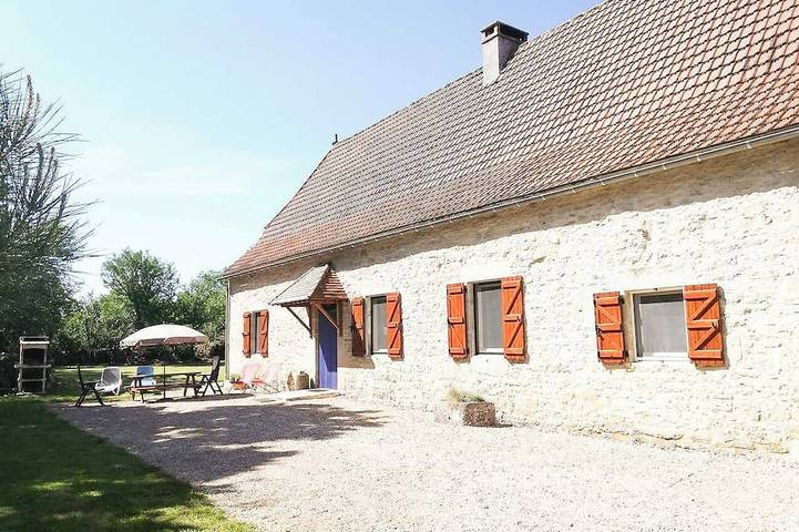 Location de vacances pour 4 personnes, avec jardin à Sonac