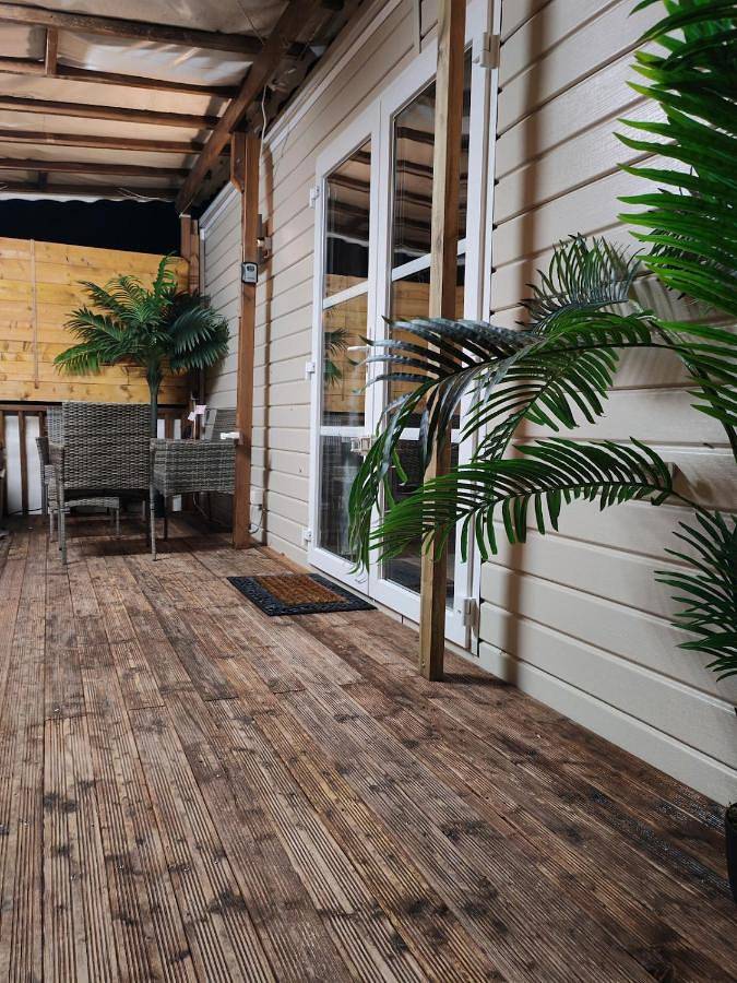 Location de vacances pour 6 personnes, avec jacuzzi et jardin à Montereau (homonymie)