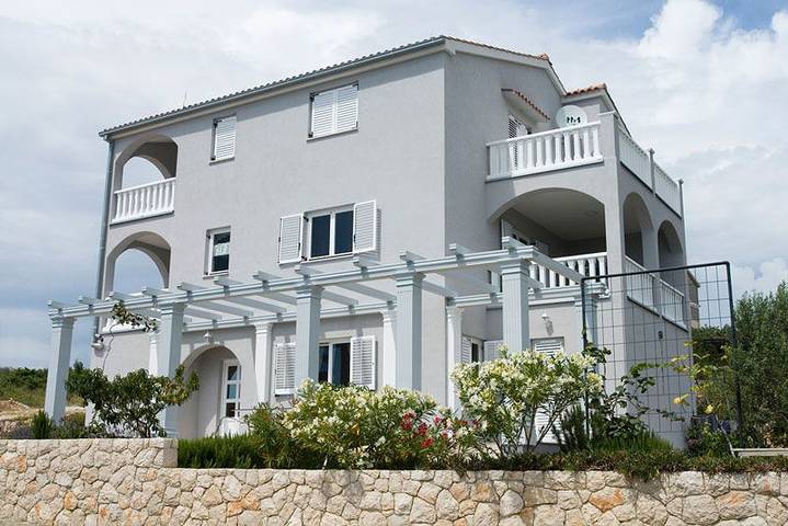 Ferienwohnung für 7 Personen, mit Ausblick und Garten sowie Terrasse